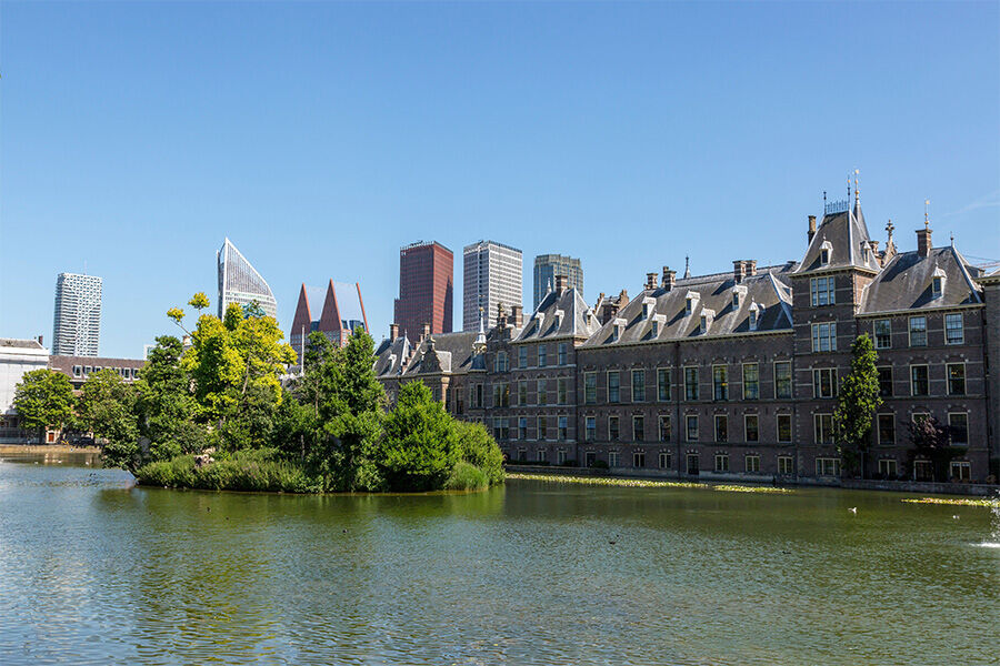Sfeervol dineren op een boot tijdens een privé rondvaart door Den Haag