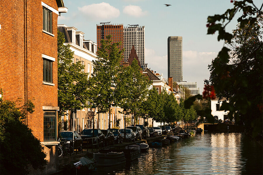 Romantische bruiloft in Den Haag aan boord van een luxe boot